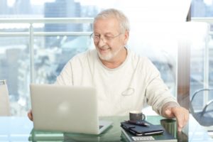 Facebookで副業できるって本当？